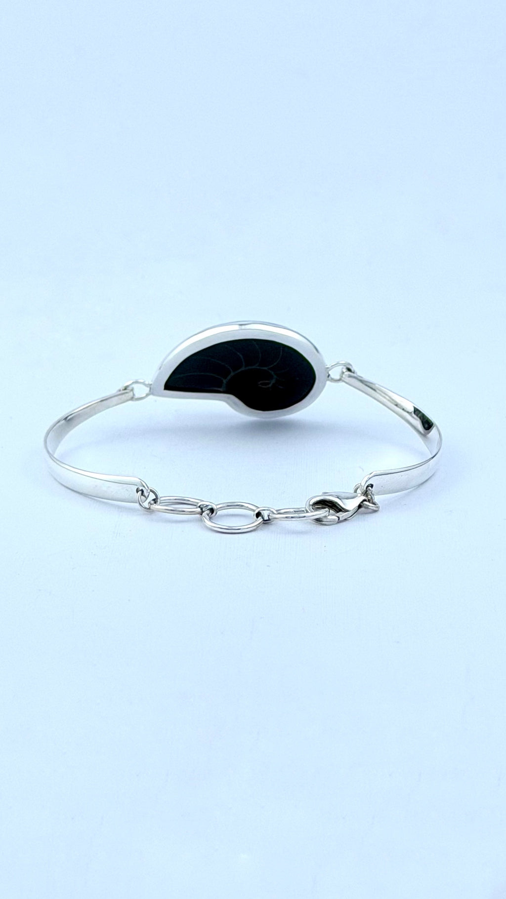 Shell Pearlescent Bracelet