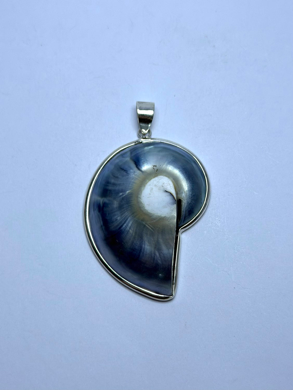 Shell Pearlescent Pendant
