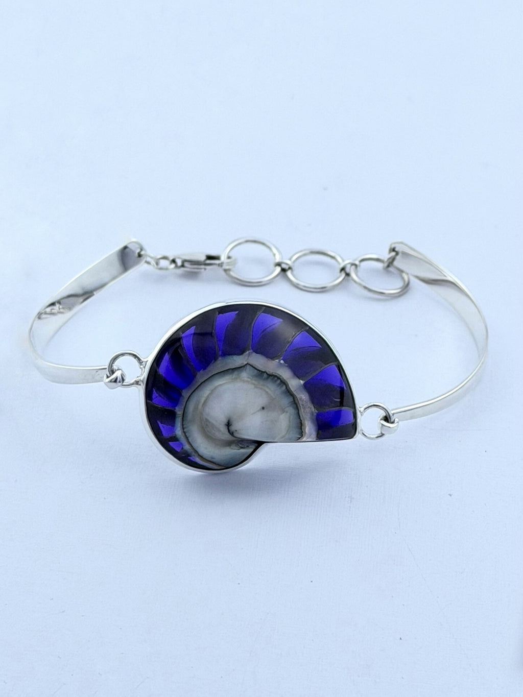 Handmade 925 sterling silver bracelet with a purple nautilus shell — Sribnyak Baroque Pearls