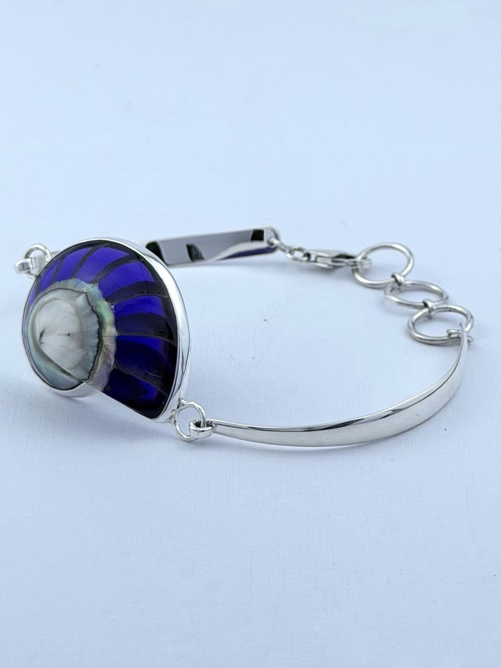 Handmade 925 sterling silver bracelet with a purple nautilus shell — Sribnyak Baroque Pearls