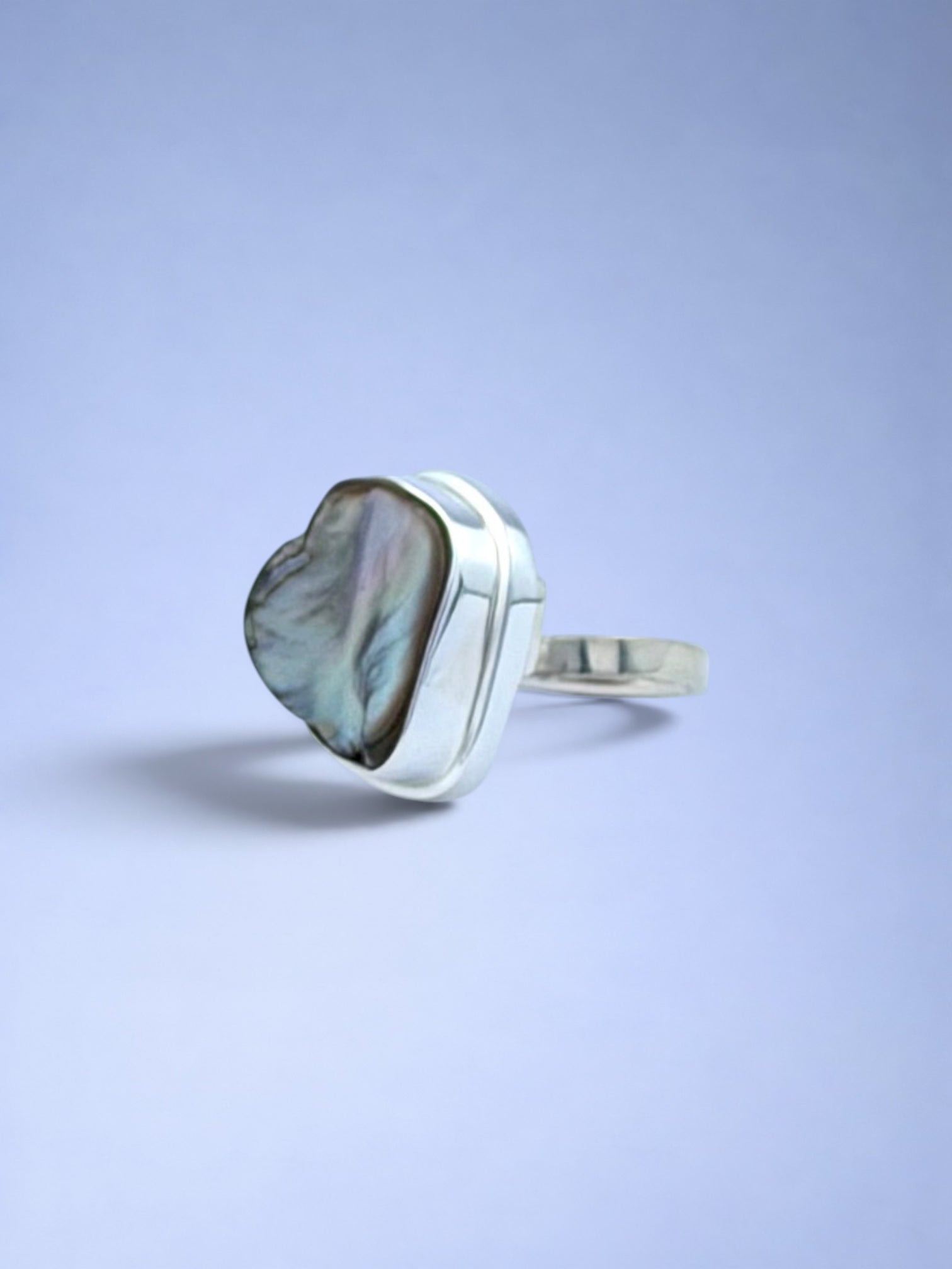 Handmade 925 sterling silver ring with lutraria shell — Sribnyak Baroque Pearls