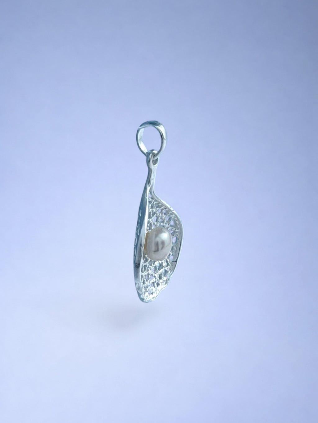 Handmade 925 sterling silver pendant with baroque pearl — Sribnyak Baroque Pearls