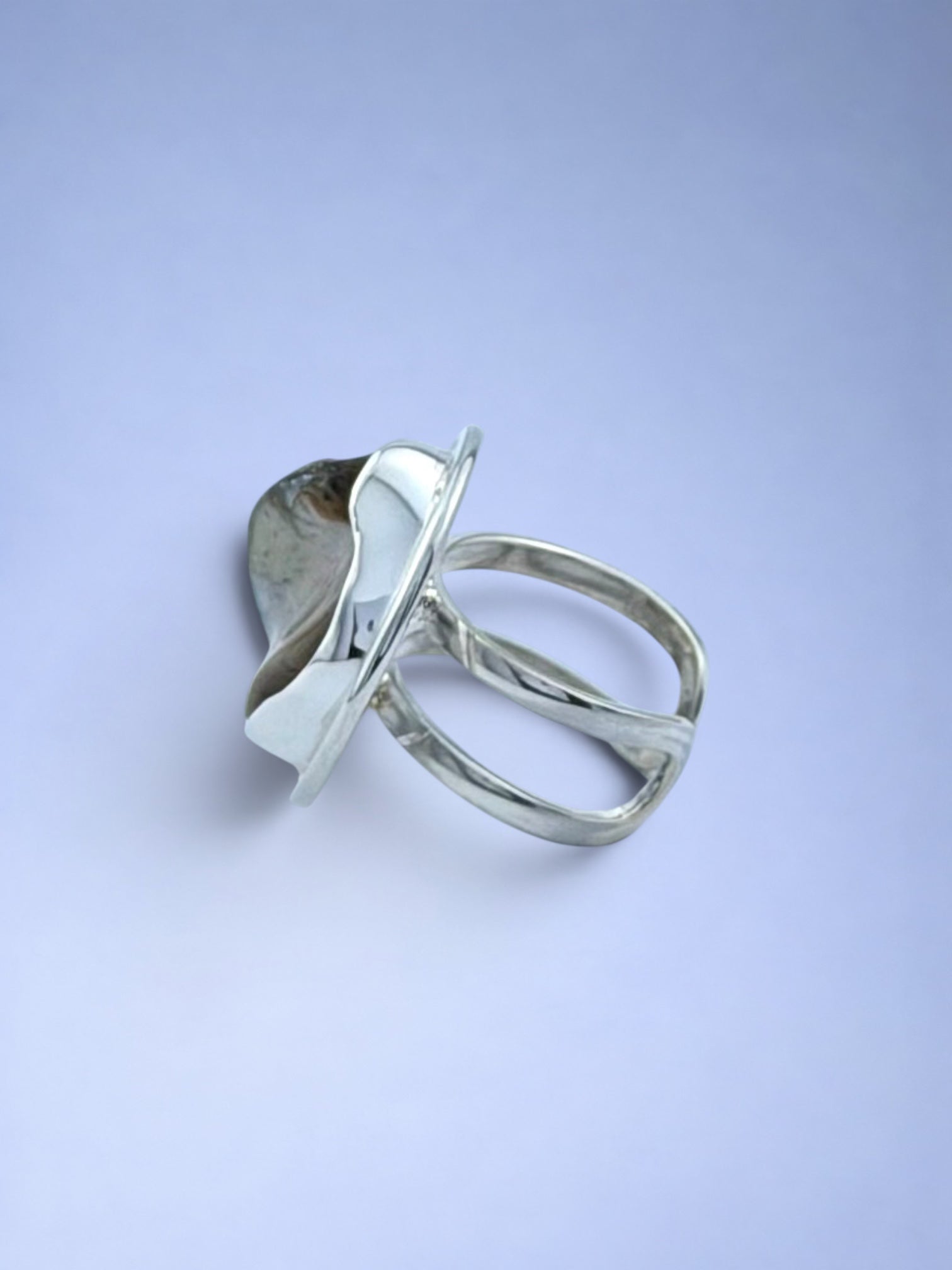 Handmade 925 sterling silver ring with lutraria shell — Sribnyak Baroque Pearls